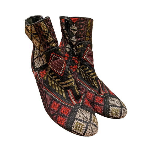 Relativity Shoes - Vintage Y2K Relativity Tapestry Boots Black Red CrossStitch Block Heel Size 9.5